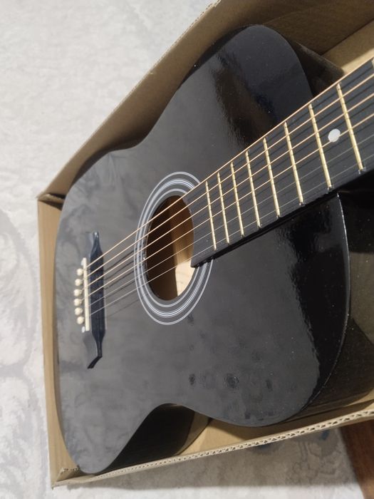 ПрПродам Гитару Levinson