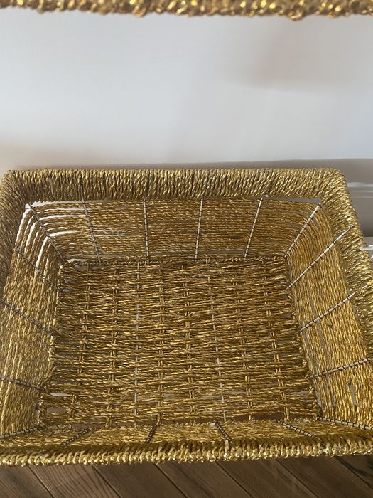 Продаю нарядные подарочные корзины