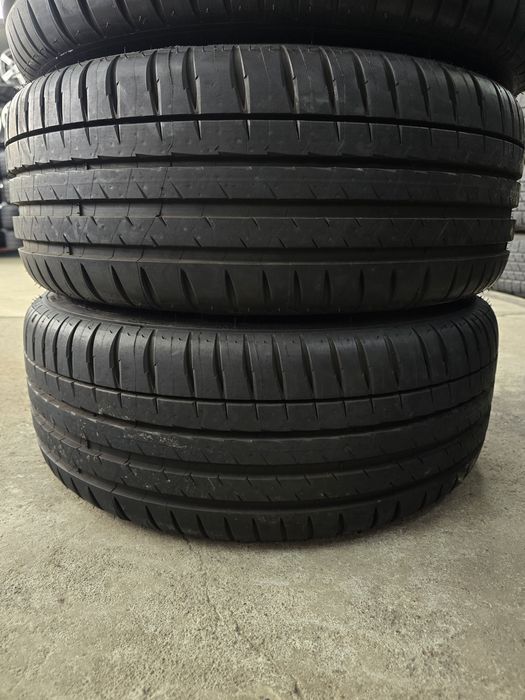 4 Броя 225/40/18 Michelin 7,5mm 24dot
