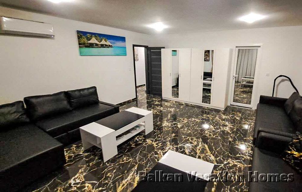 Spacious three-room luxurious apartment on the beach in Obzor