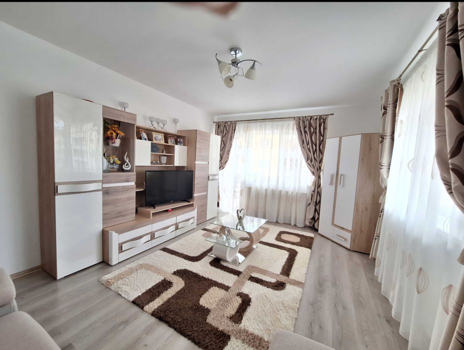 PROPRIETAR-Apartament 2 camere de vânzare în Subcetate cu loc de parcare inclus