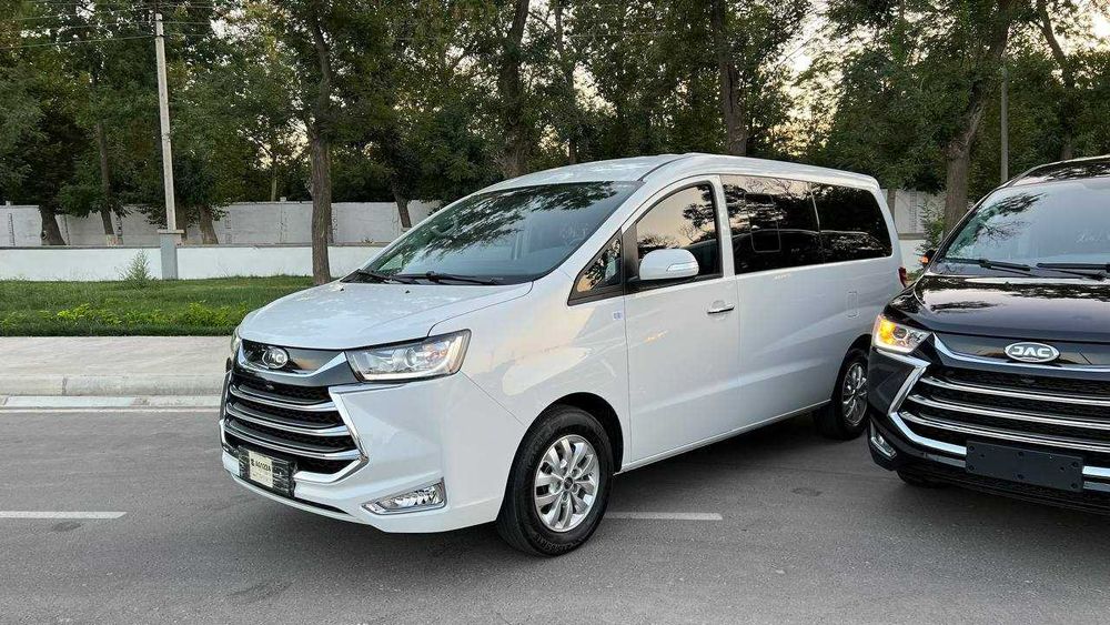 JAC M4 refine 9 kishilik miniven