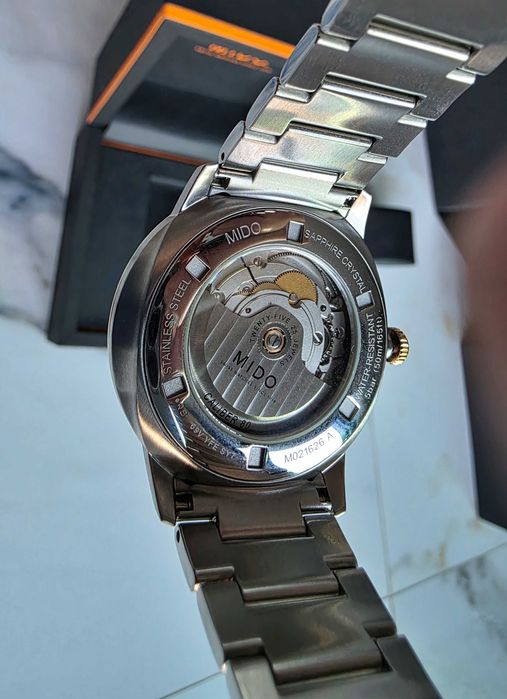 Часовник MIDO Commander