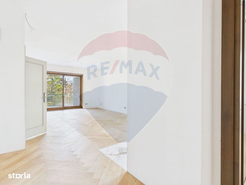 Apartament parter cu 3 camere, curte proprie in inima padurii - Sinaia