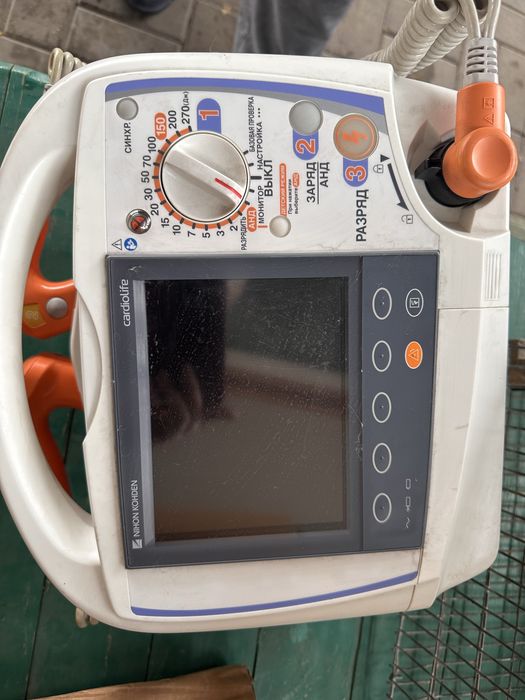 дефибриллятор  продам