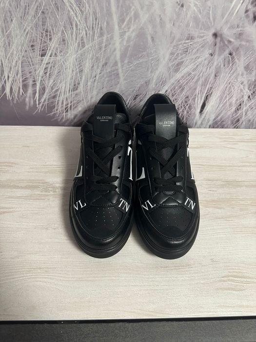 Adidasi Valentino Noi