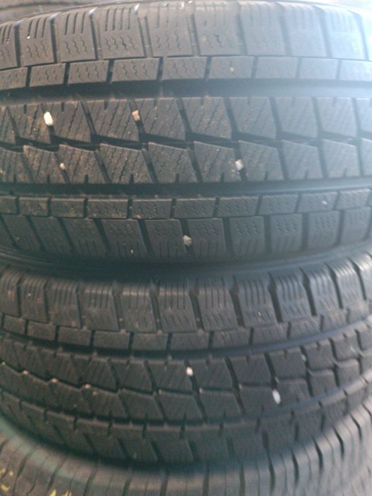 2бр.зимни гуми 195/65/16C Falken