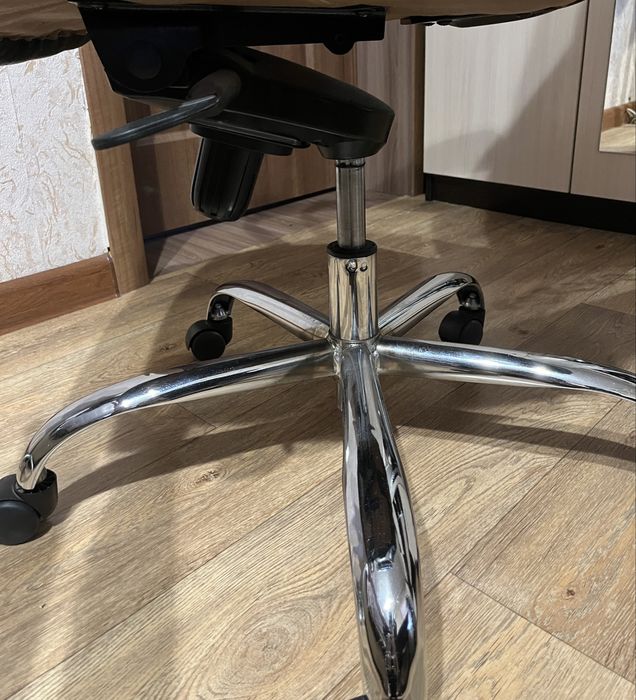 Продам компьютерное кресло