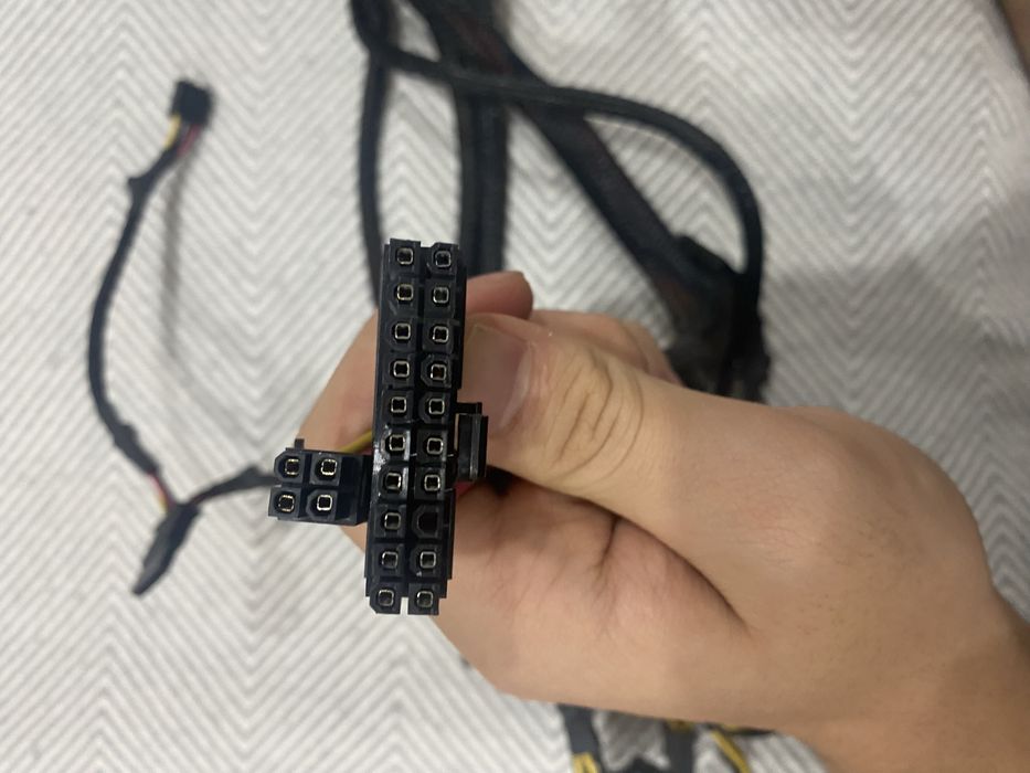 Продам блок питания HuntKey GS550 450w