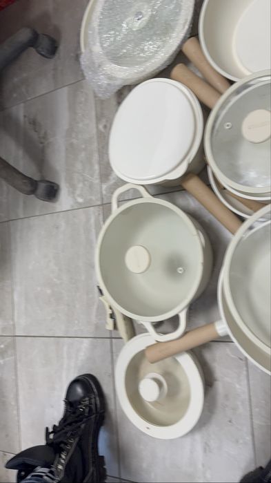 Carote комплек тенджери и тигани с капак нови