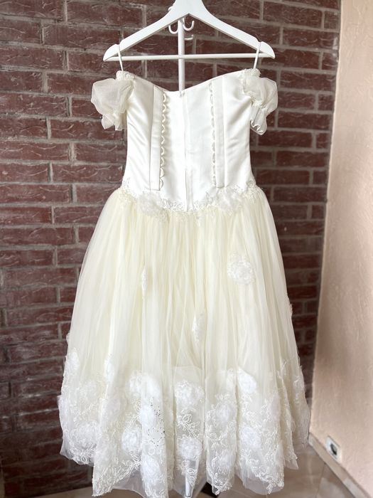 Продам детское вечернее платье в хорошем состоянии