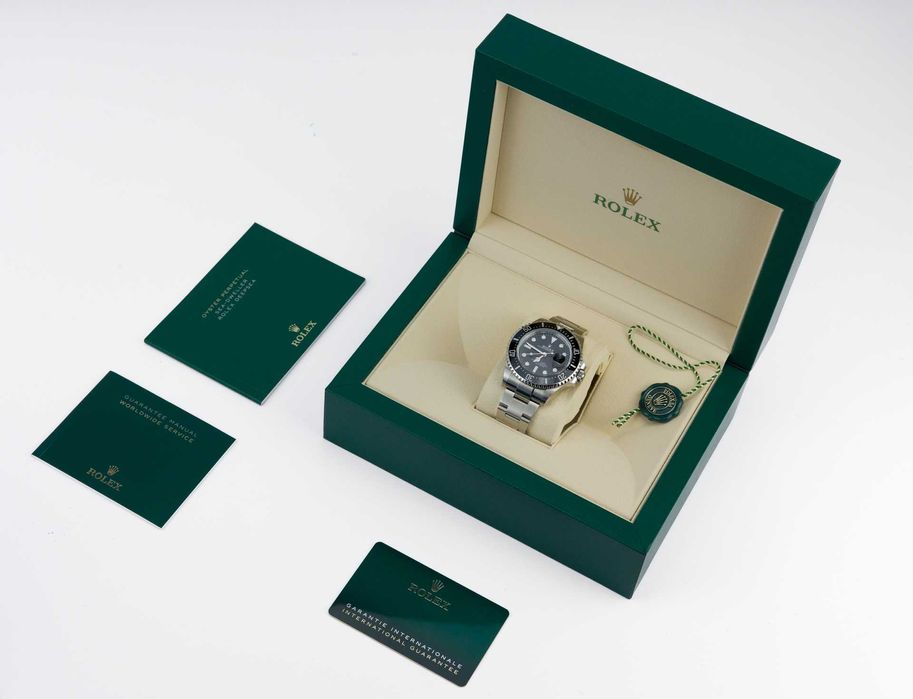 Rolex Oyster Sea-Dweller 126600 “Single Red”