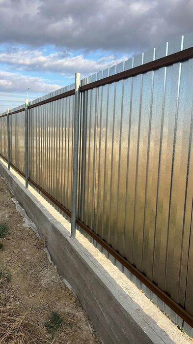 продаеться оцинковые трубы для забора