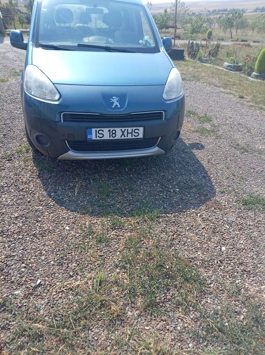 Vind doua autoturisme