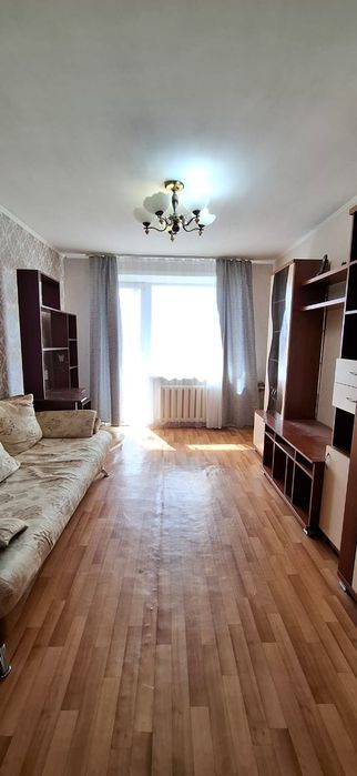 Продам 2 ком квартиру район 8 школы