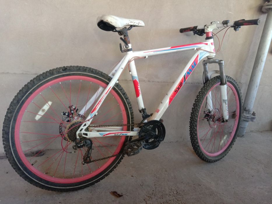Велосипед сотилади холаты жуда йахшы коп хайдалмаган