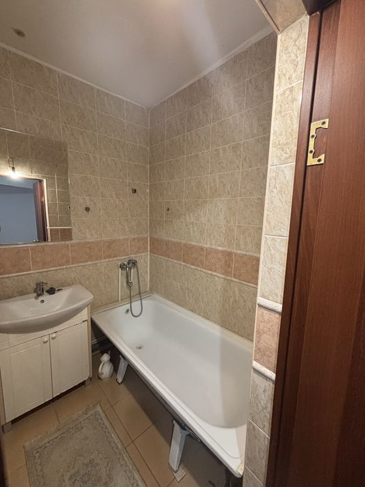 Продам Срочно 2 ком квартиру на Батыс-2