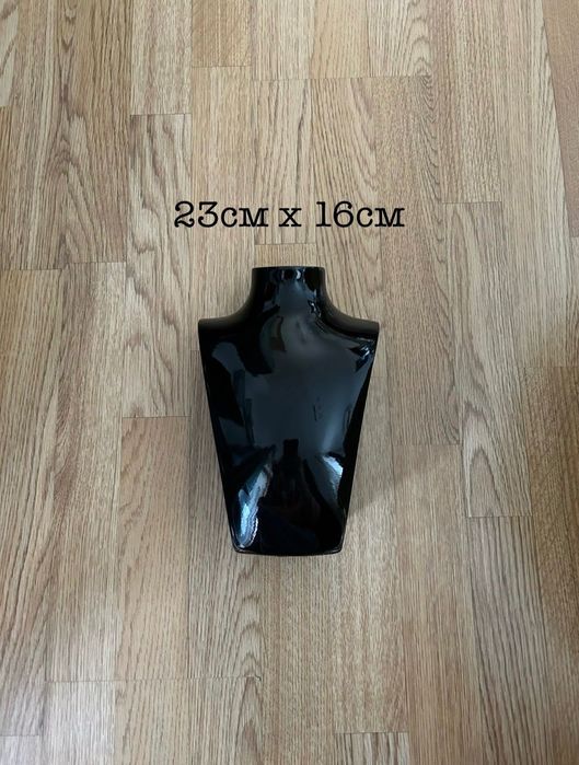 Стойки бижута, комплект за колие и гривна  черен гланц