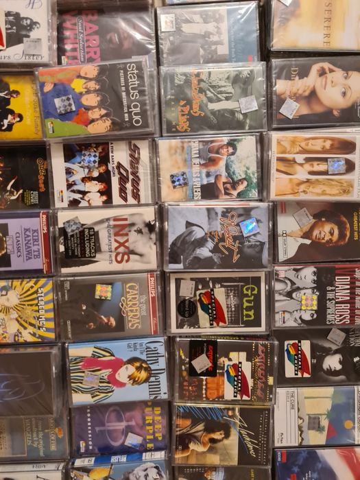 Casete audio sigilate si originale