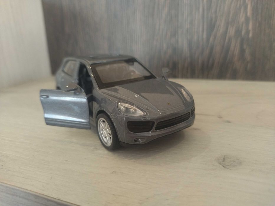 Метална количка Porsche Cayenne S !!!