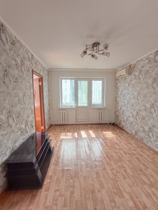 Продаётся 3 комн квартира