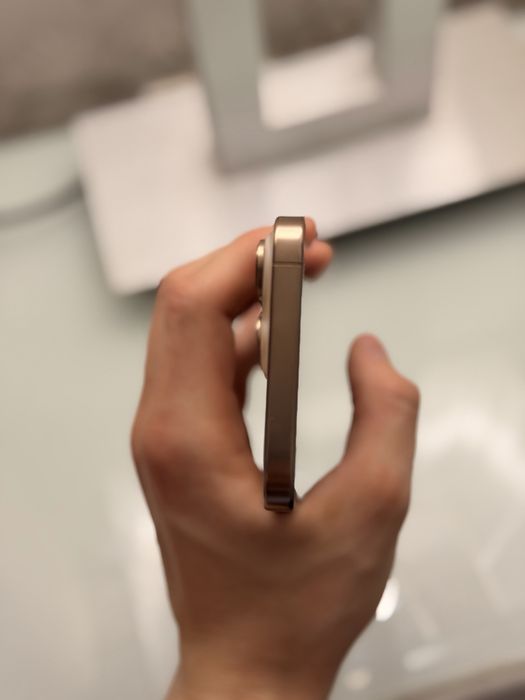 IPhone 16 Pro Max 256 GB в отличном состоянии