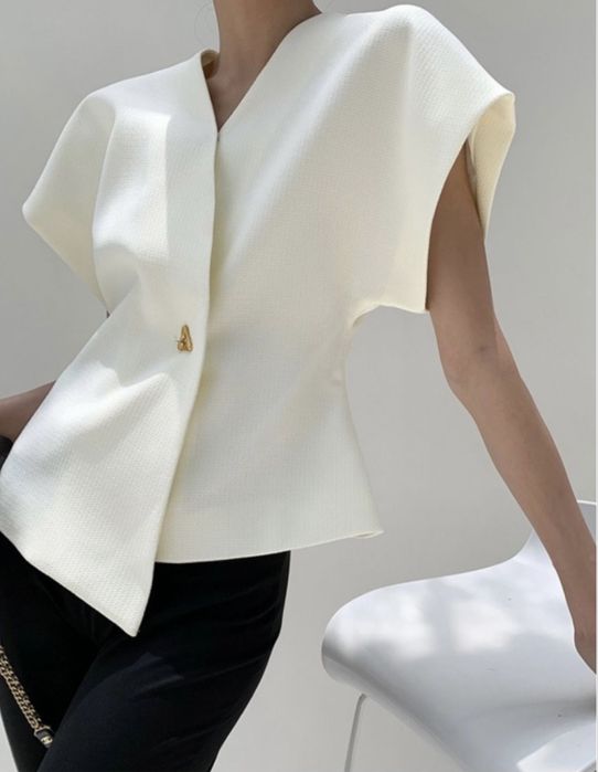 Костюм деловой белый, новый!!!