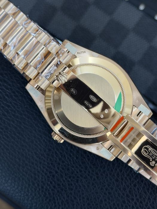 Rolex Day-Date Olive Dial Everose Gold 40mm