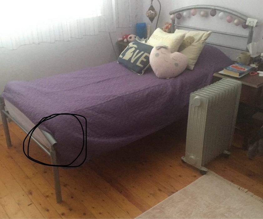 Метално единично легло и матрак с подматрачна рамка