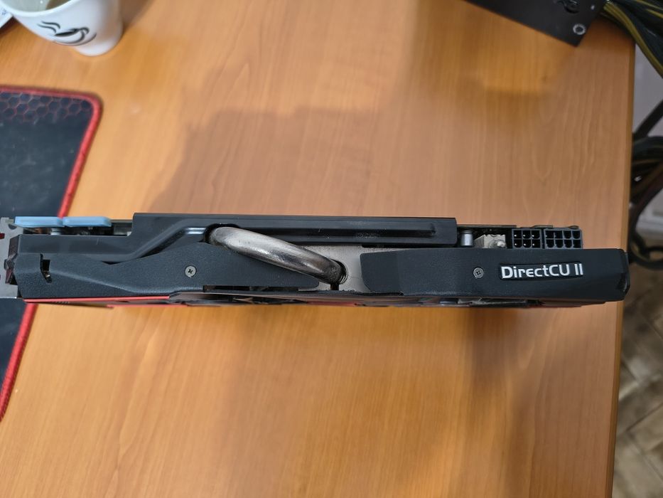 placa video 3GB DDR5 asus R9 280X