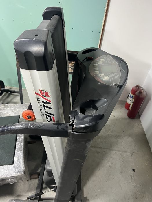 Продам беговую дорожку