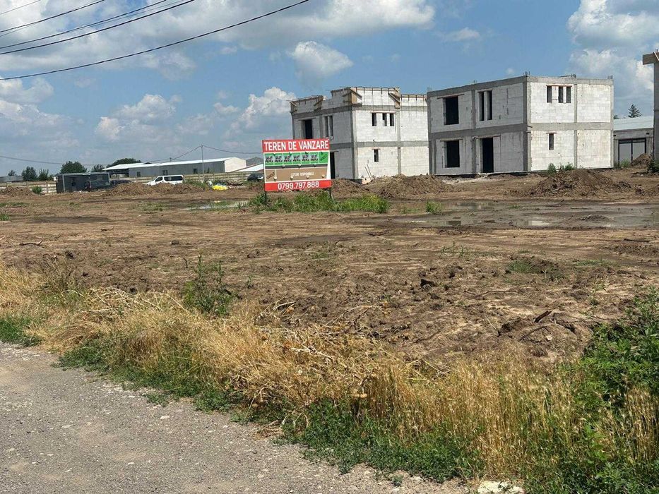 De Vanzare - Teren Intravilan - 2.500mp, Zona Metro - Strada Sulfinei
