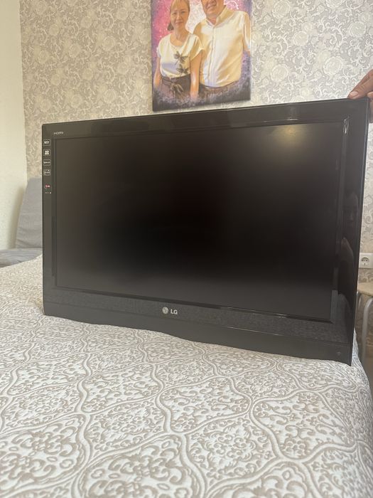 Телевизор LG в хорошем состоянии