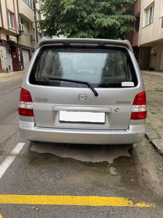 Продавам Mazda Demio