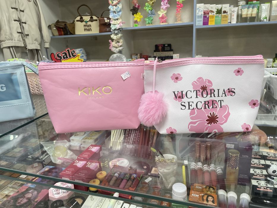 Красивые вместительные косметички