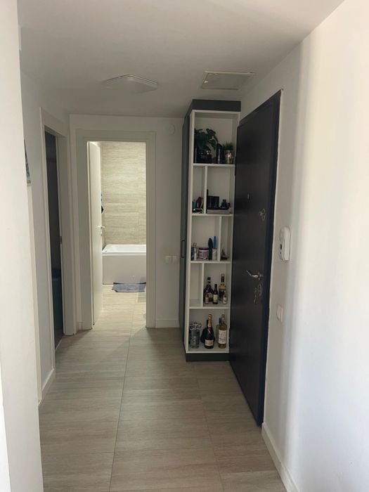 Inchiriez apartament