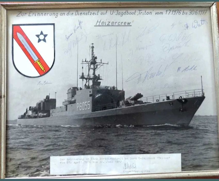 Tablou cu poza autentica a navei Triton, aurografe