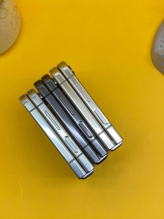 Samsung galaxy z flip 5 5G 8/256gb korea 2ta sim