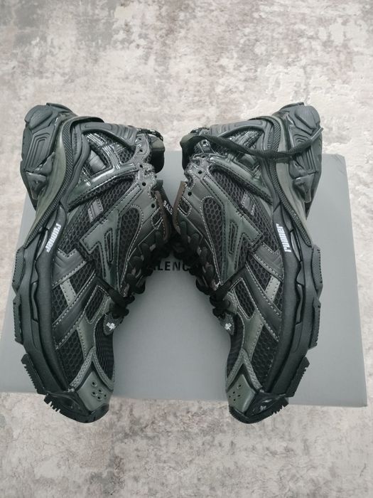 balenciaga runner