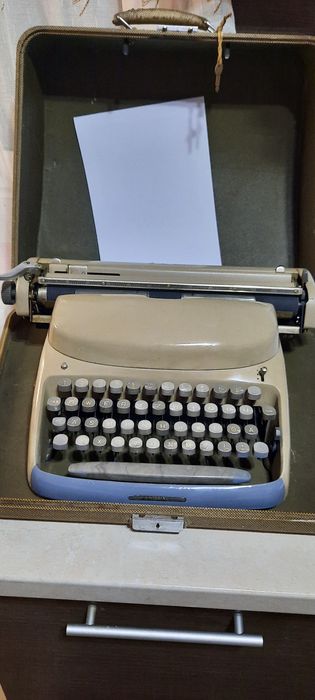 Mașină de scris Alpina 1954 impecabilă