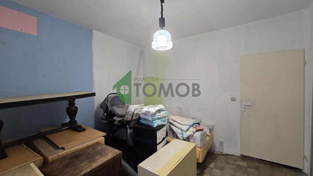 Тристаен апартамент в кв. Железник