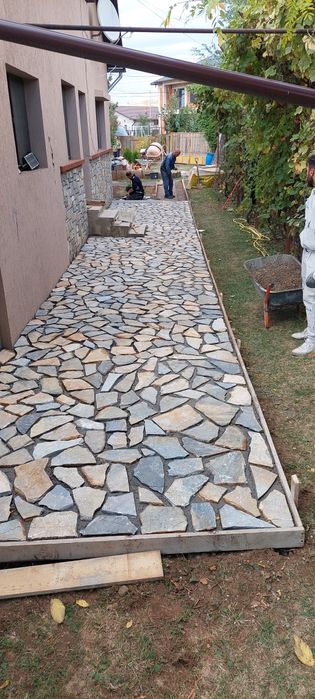 Vând piatra și montez