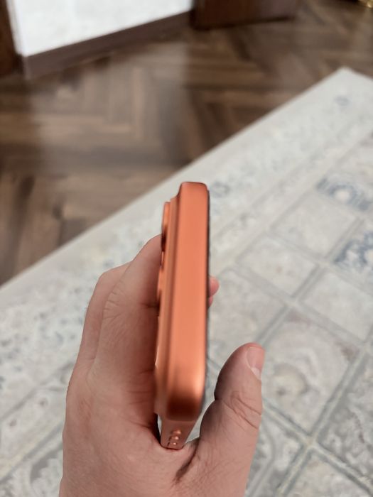 Iphone 17 pro orange