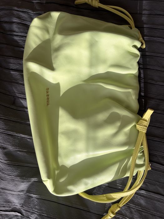 Кожена чанта Zarena June в цвят лайм