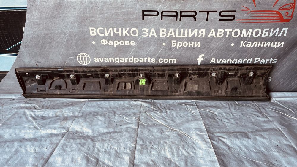 Декоративна лайстна за врата Volvo XC60 (2017-2023)