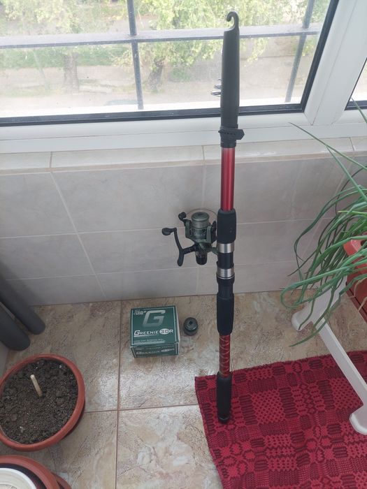 Пръчка и макара за риболов