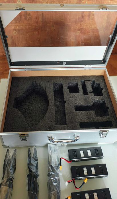 Продавам дрон Contixo F17 с 4К камера