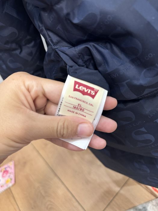 Куртка унисекс Levis оригинал