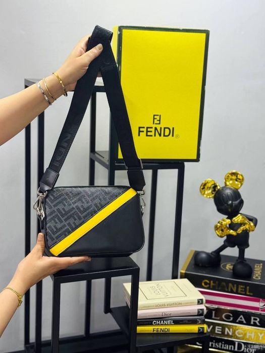 Мъжки чанти различни модели Goyard