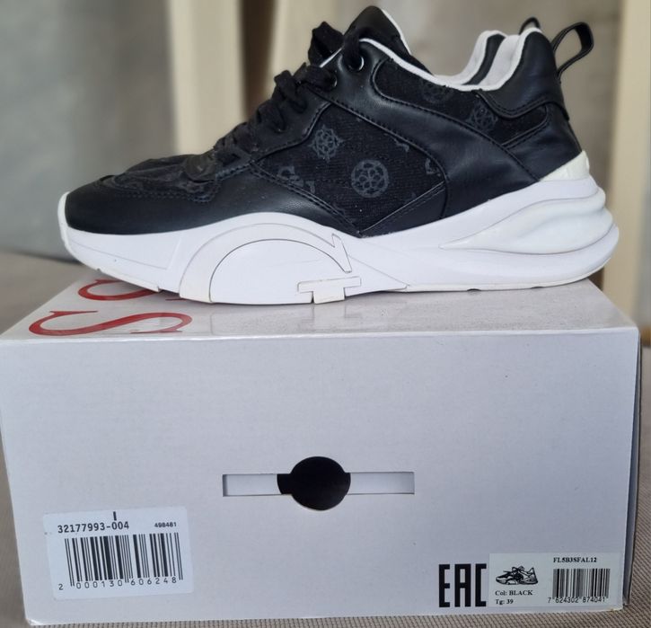 Дамски обувки GUESS